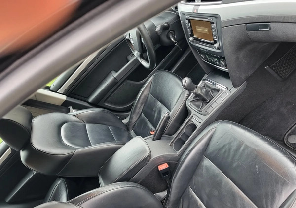 Skoda Superb cena 49900 przebieg: 167000, rok produkcji 2015 z Wrocław małe 67